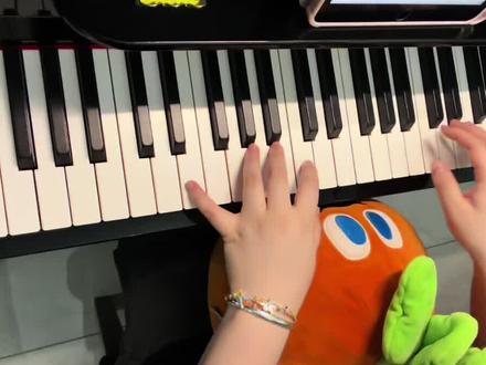 《够爱》 原唱:曾沛慈
作词:谢和弦/作曲:陈德修
终极系列真的,承载了我的童年青春❤️
#前奏一响拾起多少人的回忆 #听歌 #弹唱 #终极系列