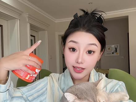 不需要一堆瓶瓶罐罐 一罐8合一真的太方便了#红狗 #红狗8合1多维 @RedDog红狗宠物官方旗舰店直播间