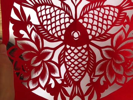 数字吉祥寓意——三鱼共头
#手工 #国风古韵 #一学就会系列 #每天学习一点点 #设计
@人工智能 AI @妈妈的剪纸
传承非遗文化 爱生活 爱剪纸