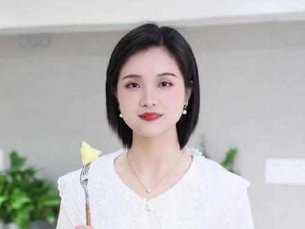 又到了吃菠萝的季节,学会这三招,以后吃菠萝就不怕被咬啦!#这操作都看傻了 #一定要看到最后 #涨知识 #菠萝 #咬人