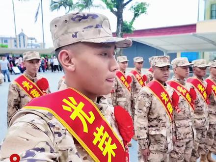 孟连新兵:班长,请指教!#孟连 #有一种叫云南的生活 #新兵入伍