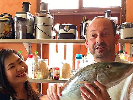 #普吉岛 SIMON,教英国正宗的炸鱼薯条,十一不出门也能吃遍国际美食,除了英国,泰国还想吃哪儿的?告诉我