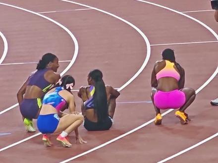 2026钻石联赛柯桥站女子200米,谢莉卡·杰克逊22.07s夺冠;陈妤颉22.84s刷新PB获得第7名,创造近六年国内最好成绩,距离打破全国青年纪录仅差0.01s,成为中国历史第10人,现役第2人。
#田径 #钻石联赛 #200米 #谢莉卡杰克逊 #陈妤颉