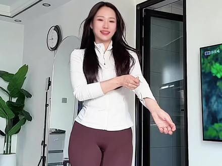 内蒙摇虾摇版 #舞蹈 #随性摇摆 #浅跳一下 #扭一扭 #热门