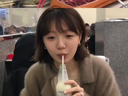 出去玩千万不要放过这个桃黑黑举牌转场! ✅❌就是说我们会不会太容易满足了哈哈哈酷酷好评🤤🤤
#旅行转场 #美食转场 #桃黑黑 #当代年轻人的旅游状态 #对错卡