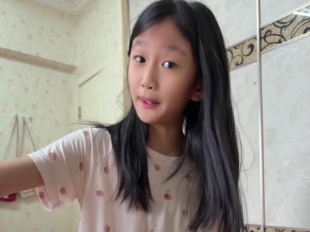你别说,这招还挺管用……
#萌娃搞笑日常 #人类幼崽的800个心眼子 #逗比女儿欢乐多 #dou上热门 #家庭搞笑
