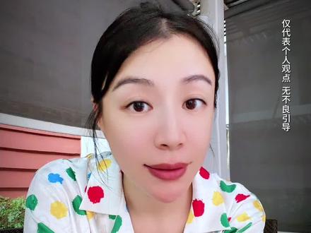 大S日本离世真相被加工?劝回台湾不劝就医,具俊晔这波操作谁懂 2. 谁还在信具俊晔的深情人设?大S离世前5天行程被我扒出,竟遭粉丝围攻!但韩国综艺已经实锤:守墓是跟拍,雕像揭幕是素材,就连大S从高烧到心脏骤停的全过程,都被加工后公之于众。明知道她有心脏病,为何在医生建议转院时,偏偏顺从她回台湾的要求?对比我姥姥的救治经历,这波操作太可疑!关注我,下一条揭秘更多细思极恐的细节,真相远不止于此!#大S #具俊晔 #具俊晔消费大S #大S离世真相 #具俊晔深情人设