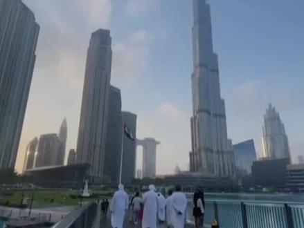 中东战争把迪拜40年建设11天打回原型 香港新加坡受益#中东战争 #经济 #香港