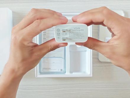vivo S60 元气版开箱体验:颜值即正义! 一台小巧轻薄且功能全面的“漂亮机”,很适合女孩子使用#vivoS60 #vivoS60元气版 #开箱测评 #vivo #安卓手机