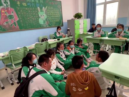 #水浒传课本剧 #班主任 #我的小可爱们♥♥
完全是孩子们自己排练 制作背景ppt 寻找配乐 呈现出精彩绝伦的一出好戏