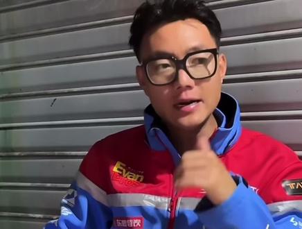 #张雪机车#邓连松复盘失利原因#专业回复网友疑问❓#wsbk西班牙站Race1#张雪820rr后劲不足