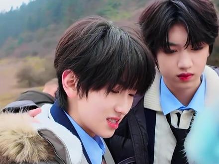 爱是,看见你摔倒再也掩饰不住的心痛#张桂源 #左奇函 #桂奇 #TF四代 #TF家族