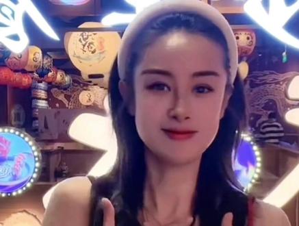 12月11日(报道),#王麟被要求停唱《QQ爱》并下架视频 ,曲作者:她这么多年一直在侵权。王麟:这首歌是我唱火的,我就是原唱,他现在却要较真。