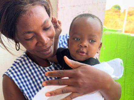 #在非洲安哥拉16年,小安安这几天不舒服,看着好难受