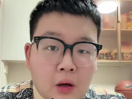 分享两条昨天cba啦啦队的事件新闻 别样的风景线#CBA #啦啦队 #解说员吴博文 #蕞红啦啦队 #浙江