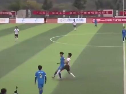 太恶劣!四川联赛发生恶性打斗事件,球员被当众拳击倒地不起 #四川联赛打斗事件