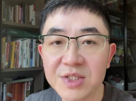 今年的高考数学题 其实是给小学初中家长的一份“理工男式”的善意提醒。高中生家长还在争论题目难不难,咱们先不管了,看懂这份“善意提醒”,赶紧帮孩子调整学习方法。#高考数学 #数学压轴题 #高考数学难不难 #名师学霸解高考数学压轴题 #哈佛亮爸