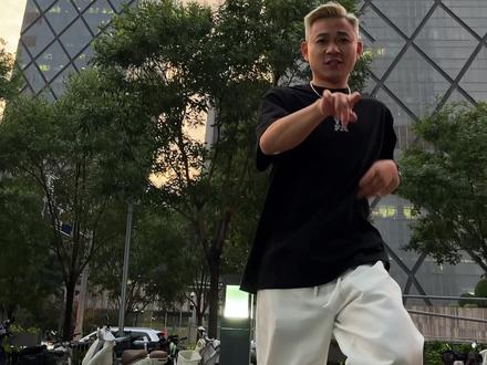 姐姐 以后听你们的! #街头松弛感 #大黑哥 #服装人 #卷王