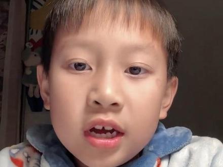 听8岁小朋友讲小狼格林的成长故事!
从孤苦狼崽到草原狼王,从人类城市到野生狼群,它的一生满是勇气与温暖。
核心就一句话:尊重生命,珍惜自由❤️#真实生活分享官
#儿童口播 #真实故事分享 #格林的故事 #自然与生命