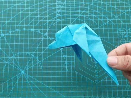 如何叠一个简单易学的小海豚🐬,适合亲子手工的海洋动物折纸#萌知计划 #折纸教程 #亲子手工 @抖音青少年