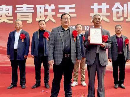 在河南也能买到好种羊了! 中牟青青养殖专业合作社取得国家核心育种场天津奥群公司种羊河南代理资格!这种合作形式全省第一,是一种新生事物,必将推动河南省湖羊的杂交改良,助推肉羊产业的发展。#种羊#奥群种羊#养羊人#养羊#养羊场设计@畜牧规划师王培育