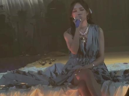 佳:你们就只会사랑해。
孟佳—眼,鼻,嘴#孟佳 #孟佳也玩不插电了 #孟佳mine音乐会 #氛围感