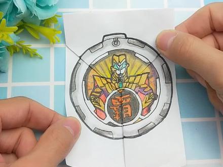 小伙把捷德尊皇形态水晶勋章,手绘变身,却多了两个奥特曼太有趣