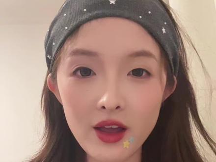 刘玫退休了自由度高,俩人都没孩子,节目外会少很多现实阻碍。下段说兔子和徐工#日落时分说爱你 #刘玫 #老年恋综 #情感分析 #废话连篇系列