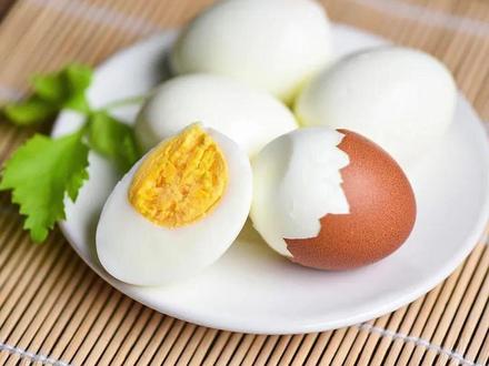 蛋壳难剥的鸡蛋是因为不新鲜吗?错啦#跟着蛋神煮鸡蛋 #鸡蛋壳 #权威解读