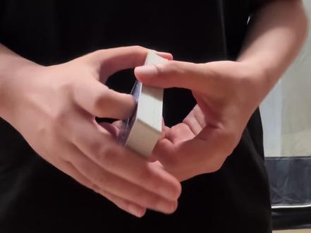 鸽尾假洗,为什么都爱看这个手法#纸牌魔术#魔术手法