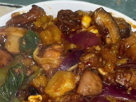 宿舍效果做饭教程之鸡公煲篇#美食 #一人食记 #宿舍小锅美食 #鸡公煲