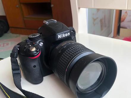 尼康D5100套机外加尼康50/1.8经典人像头低价转手喜欢的可以私我所有功能都正常使用。