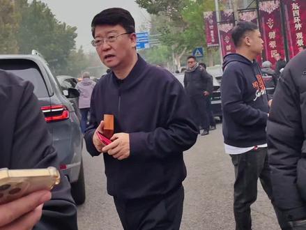 李跑跑75折卖房了,门槛都踩坏了