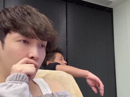 像在演我上课的样子哈哈哈哈哈#张艺兴直播英语课 #张艺兴直播 好喜欢🐑笑声