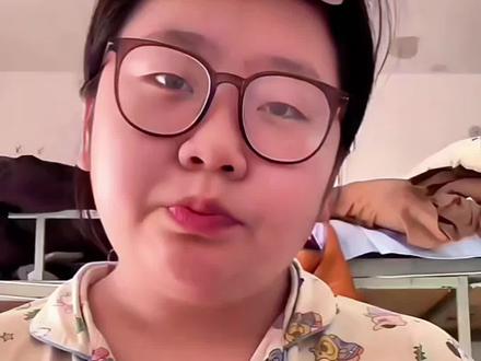 让豆包当饭搭子真的会瘦#豆包 #豆包AI #毒舌豆包 #豆包打电话 #豆包到底是陪我吃饭还是给我添堵