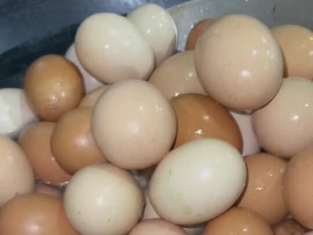 好久没吃了,今天做一道黑暗料理:麻辣毛蛋!喷香你吃过吗?#抖音美食推荐官 #徐州美食 #麻辣毛蛋