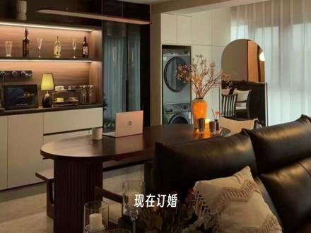 橹穆广播剧《他不懂》第四集 “至此之后,你见到的每一片雪都会替我来见你”
#橹穆 #广播剧 #原创 #他不懂 #酸涩