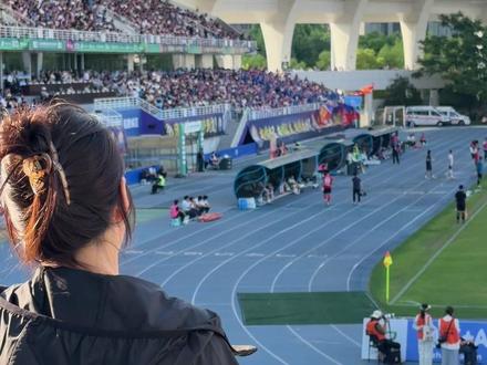 “他今天是打了止疼针上场的”#舟山队18岁门将周佳宸比赛时旧伤复发吴越杯看台上妈妈心疼的背影令人动容 ! 网友:这就是妈妈,眼里都是你 (来源:竞舟新闻)#浙江dou知道 #我在现场看吴越杯 #我爱吴越杯