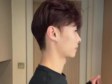 男生后脑勺该怎么饱满!#后脑勺 #发型 #男生发型 #发型教程 #男生发型打理技巧