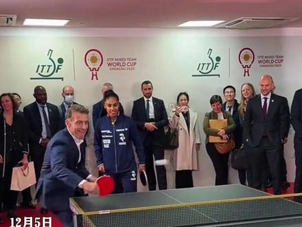 马克龙搭档法国球员与孙颖莎、王楚钦等挥拍互动#马克龙访华