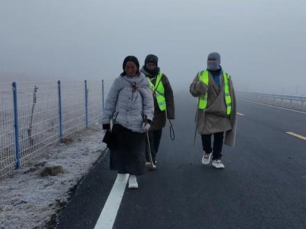 藏族牧民徒步拉萨第一天 开始出现各种问题 #记录真实生活 #农村生活 #我的乡村生活 #抖音商城