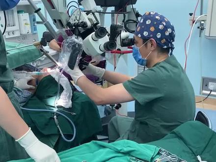 #声带息肉 部位精准拿捏!李平栋主任稳、准、“狠”!#医生 #凡尔赛 #手术室日常