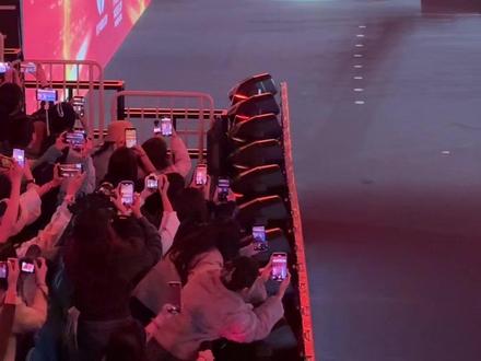 2025成都混团世界杯决赛,中国队出场,山呼海啸的欢呼!排面拉满!#国乒 #混团世界杯 #孙颖莎 #王楚钦 #乒乓球