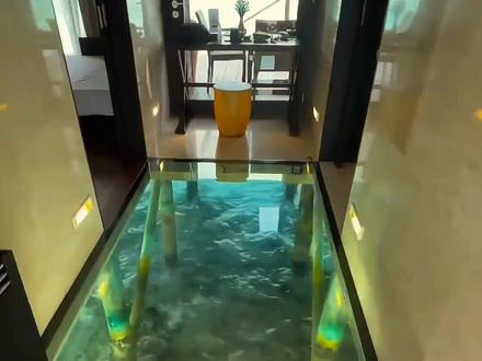 看到后面那浴缸我感到挺困惑,这环境要是给你5w一个月,没有网络,一个人你愿意住吗。
#旅行大玩家 #马尔代夫
【马尔代夫莉莉岛】