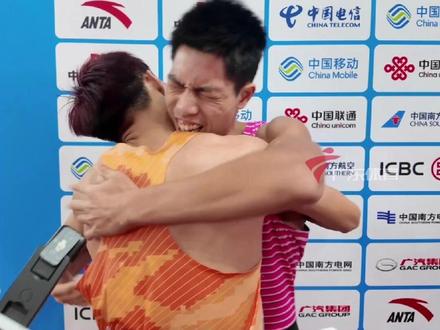 广东选手林健豪收获男子200米银牌,直呼不敢相信!备战过程虽伤病缠绕,但他始终坚持。#十五运会田径 #林健豪银牌