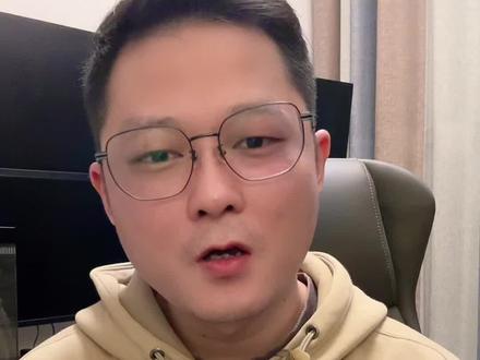 token出海,AI发酵新概念 春节之后的市场应该是有两种可能,第一是继续围绕着AI相关的科技板块进行炒作,这里春节假期市场讨论度最高的是token出海的逻辑。第二,则是风格切换,市场炒作跟AI完全无关的方向,比如军工、比如消费、比如贵金属等等。到底是哪一种可能,后面几天市场应该就会给出答案。#财经 #股票