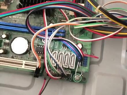 电脑开机键坏了教你解决。#电脑小技巧 #电脑 #电脑维修 #计算机 #程序员