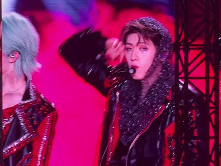 美杜莎完全时代峰峻军火展示来的。2026新音DAY1《美杜莎》
#TF家族 #新年音乐会 #新音 #美杜莎 #演唱会