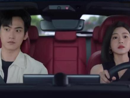 从狙击蝴蝶开始,以后会有更多的国产高端新能源品牌进入国产影视剧。#狙击蝴蝶 #鸿蒙智行 #问界 #狙击蝴蝶周柯宇陈妍希 #问界汽车