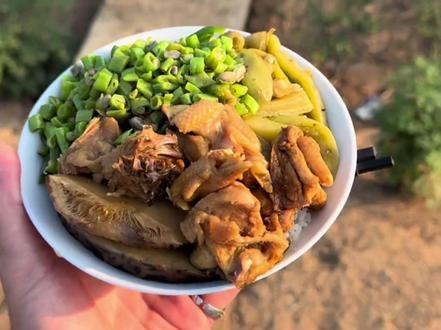 孝子生前一碗饭,胜过死后万柱香。#叔侄 #农村 #感人